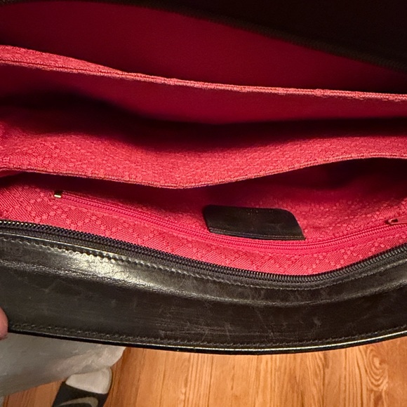 Vintage Gucci Sherry Shoulder Bag with Red and Green Stripe adjustable strap. - Picture 12 of 12